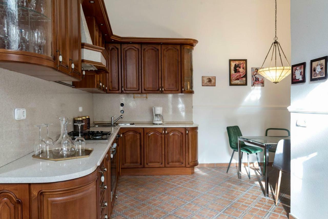 Central Apartman Budapest Luaran gambar